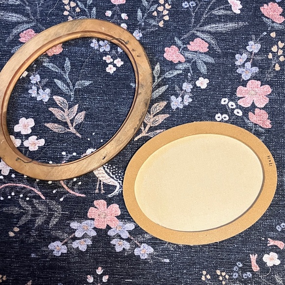 Vintage Winter Scene Oval 18” x 14” Framed original Painting signed - Picture 8 of 12